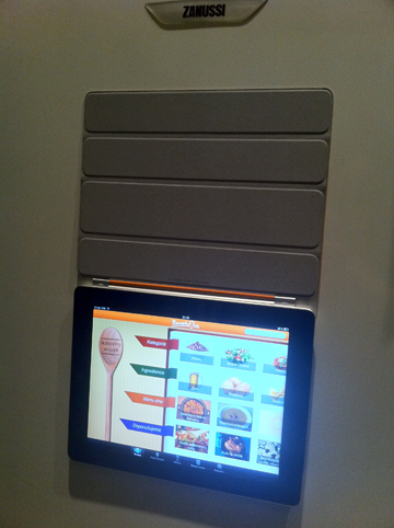 iPad 2 na lednici