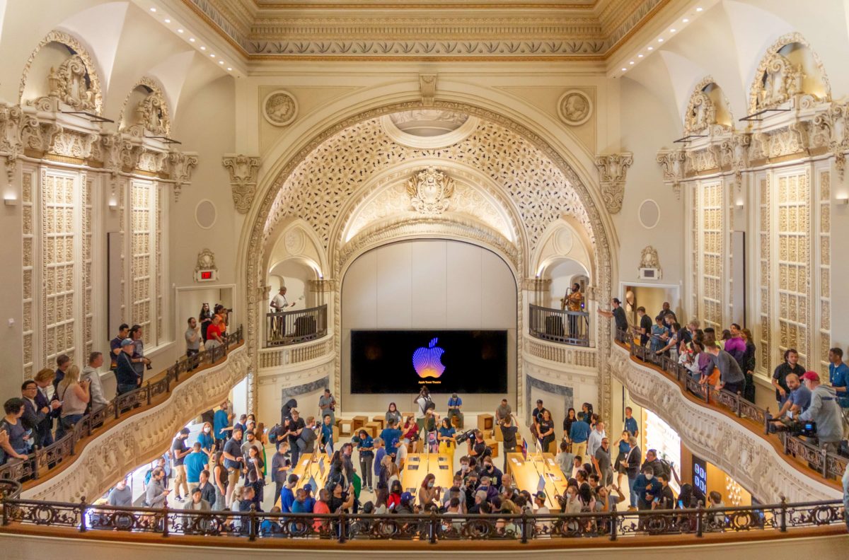 Tower Theatre Apple Store